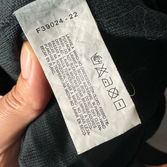 Emporio Armani made in Italy crew neck sweater Size XL very slim fit - Picture 5 of 5